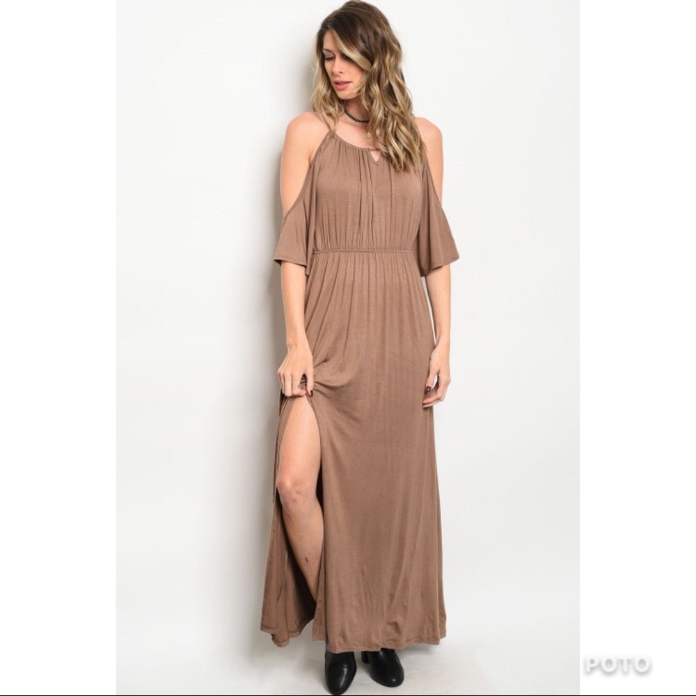 SALES ❗️Mocha Cold Shoulder Slit Maxi Dress